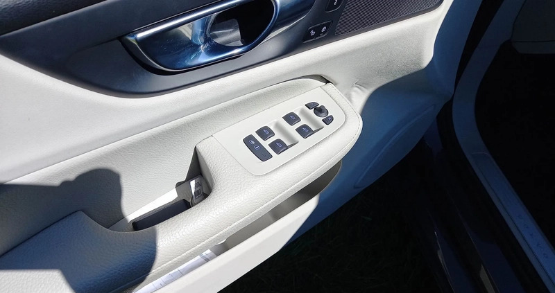 Volvo S60 cena 115500 przebieg: 37866, rok produkcji 2020 z Woźniki małe 121